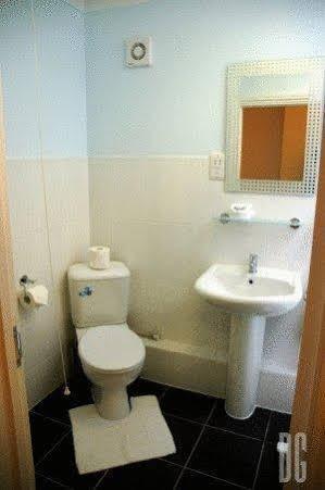 White Gates Hotel Binfield Luaran gambar