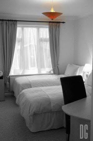 White Gates Hotel Binfield Luaran gambar